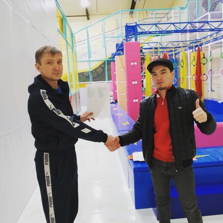 Открыть детский центр развлечений в Казахстане.