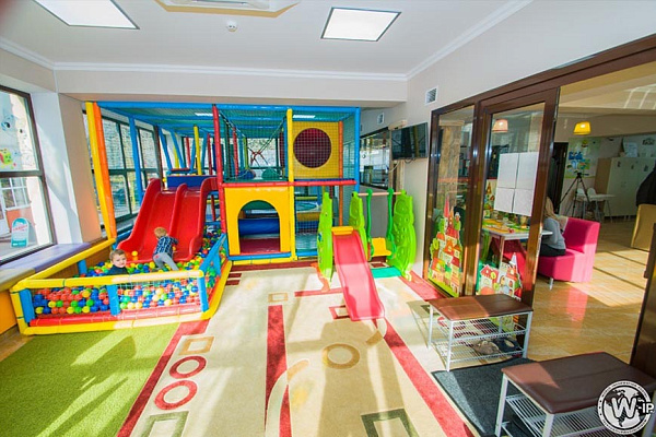 Детский игровой лабиринт в центре развития «Супер Детки»