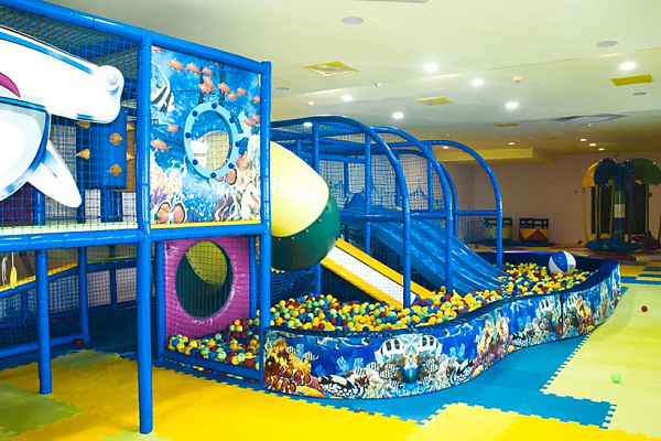 Детский развлекательный центр «Радуга» в Курортном комплексе «Миндальная роща»